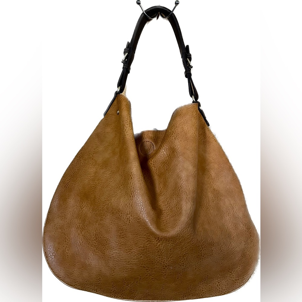 XL tote 21” x 17” 👜 realistic faux leather So Roomy!